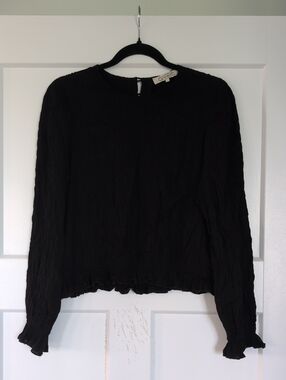 Black Long-Sleeve Ruffled Texture Blouse